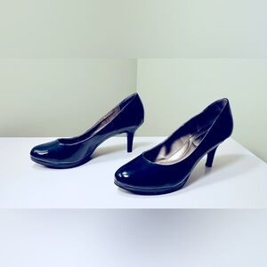 Kelly & Katie Navy Heels